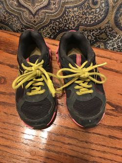 Girls Reebok shoes sz 11