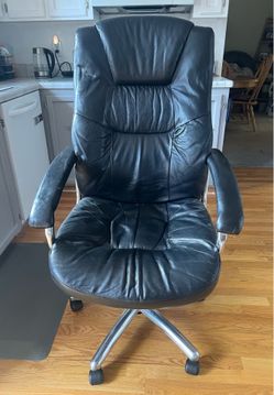 OFFICE CHAIR
