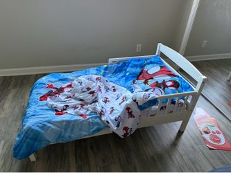 Toddler bed