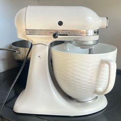 KitchenAid Artisan Stand Mixer 5 Quart White