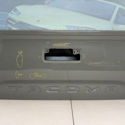 2016-2023 TOYOTA TACOMA TAILGATE 