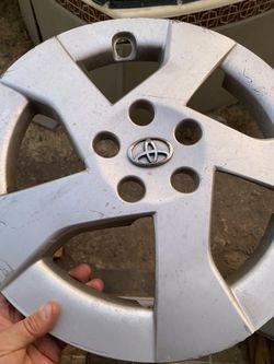 Prius hub caps