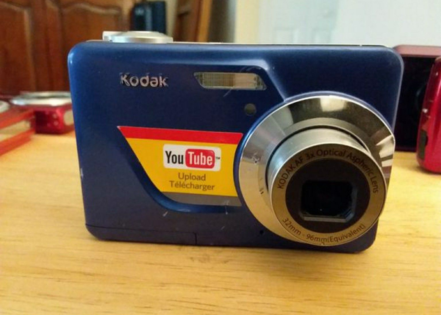 Kodak easy share c180 14mp digital camera