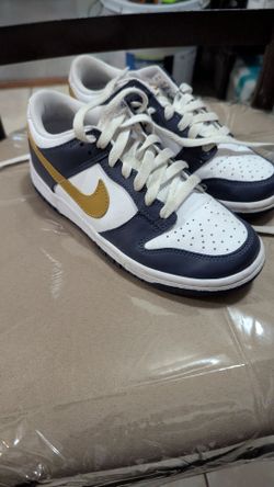 Dunks size 4.5y