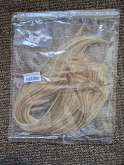 Blond hair extentions