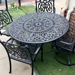 5pc Heavy Hanamint Outdoor Patio Dining Table Set.