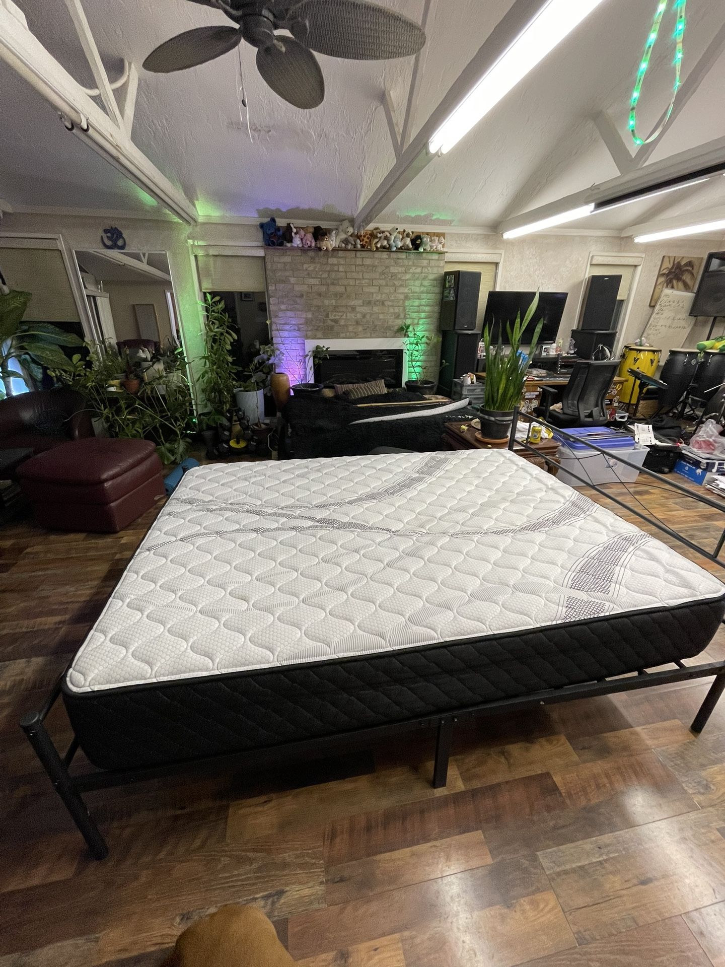Queen Bed W/frame