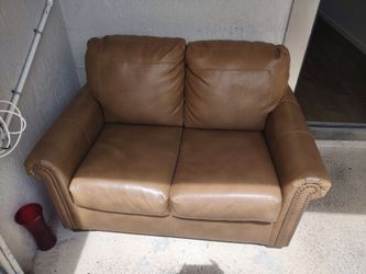 Brown Leather Loveseat Sofa 2-Seater Couch Nailhead Trim Rolled Arms Great Condition