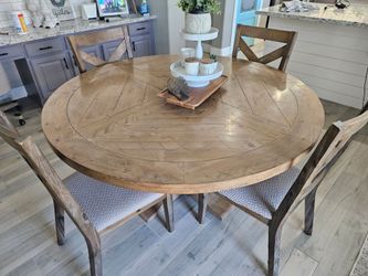 Dining table and 4 chairs