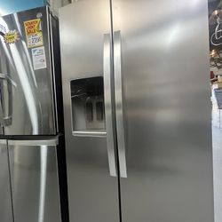 Whirlpool Front Door Refrigerator With Icemaker And Water Dispenser $999 @ Home Improvement Outlet 📍 16947 D St., Victorville, CA 🗣️ hablamos españo