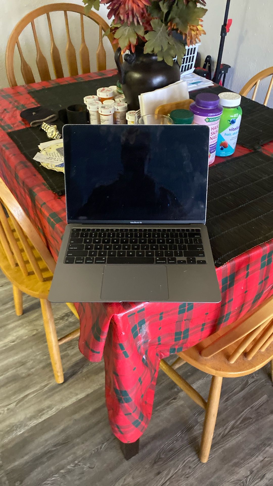 2020 MacBook Air For Parts Works Fine