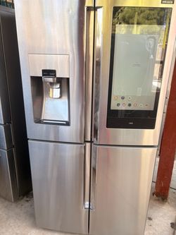 Samsung Family Hub 4-Door French Door Refrigerator