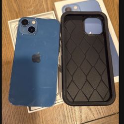iPhone 13 (Like New) 