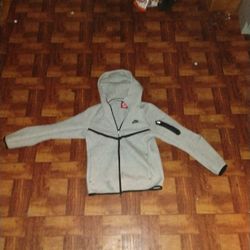 Gray Nike Tech Fleece 