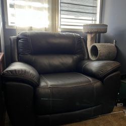 Dunleith Oversized Dual Power Leather Recliner