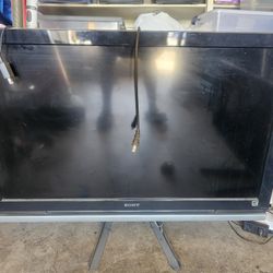Sony Bravia, Older Model 40 In, No Remote 40 Dollars
