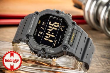 NEW Casio 10 Year battery Watch / Water Resistant / Hollywood