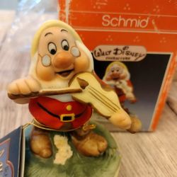 Doc Schmid 1986 Walt Disney Snow White music box 
