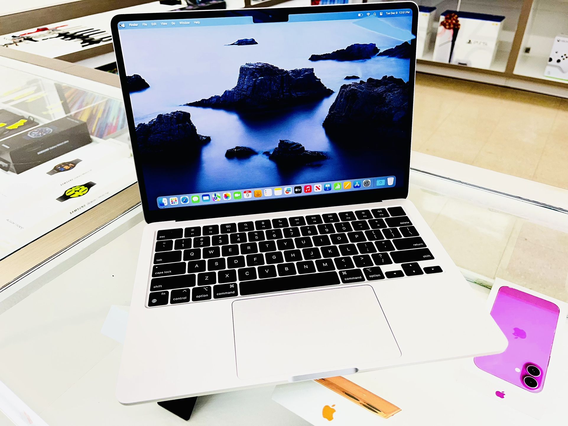 Apple Air M2 MacBook 8GB - 256GB SSD with 0 com: 8-Core Chip 