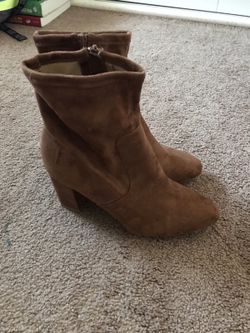 Woman’s Size 8 NYC Leather Boots