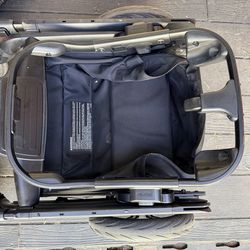 Nuna MIXX stroller Base with Carseat Adapter Ring