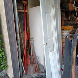 Solid Door 28"×80"   6 penos With Jamb Included