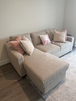 Light Gray Sectional Sofa with Chaise