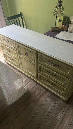 Dresser