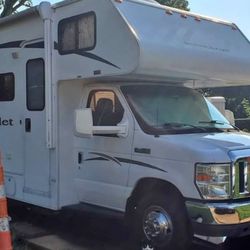 2010 Winnebago Chalet