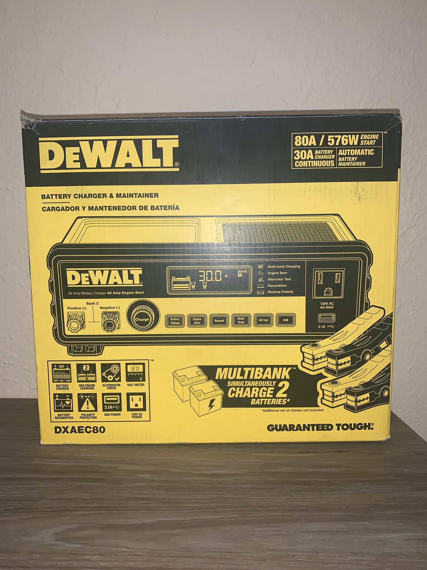NEW DEWALT BATTERY CHARGER & MAINTAINER