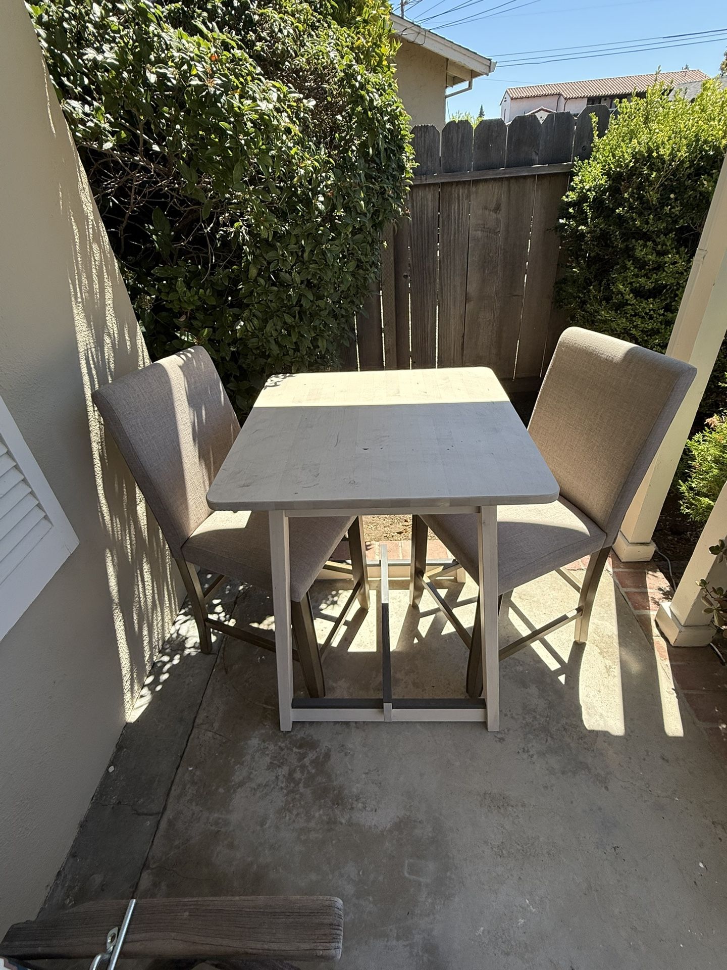 Tall Table With Chairs