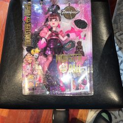 Monster High -DRACULAURA MONSTER BALL doll