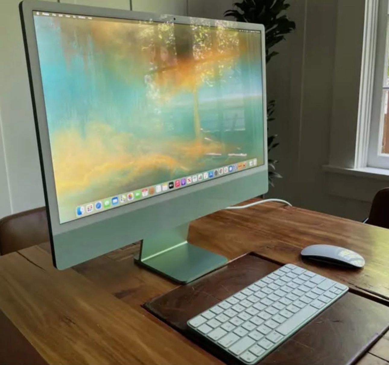 Apple iMac M3 Chip Late 24" 8GB RAM 256GB 8-Core GPU Green MQRA3LL/A