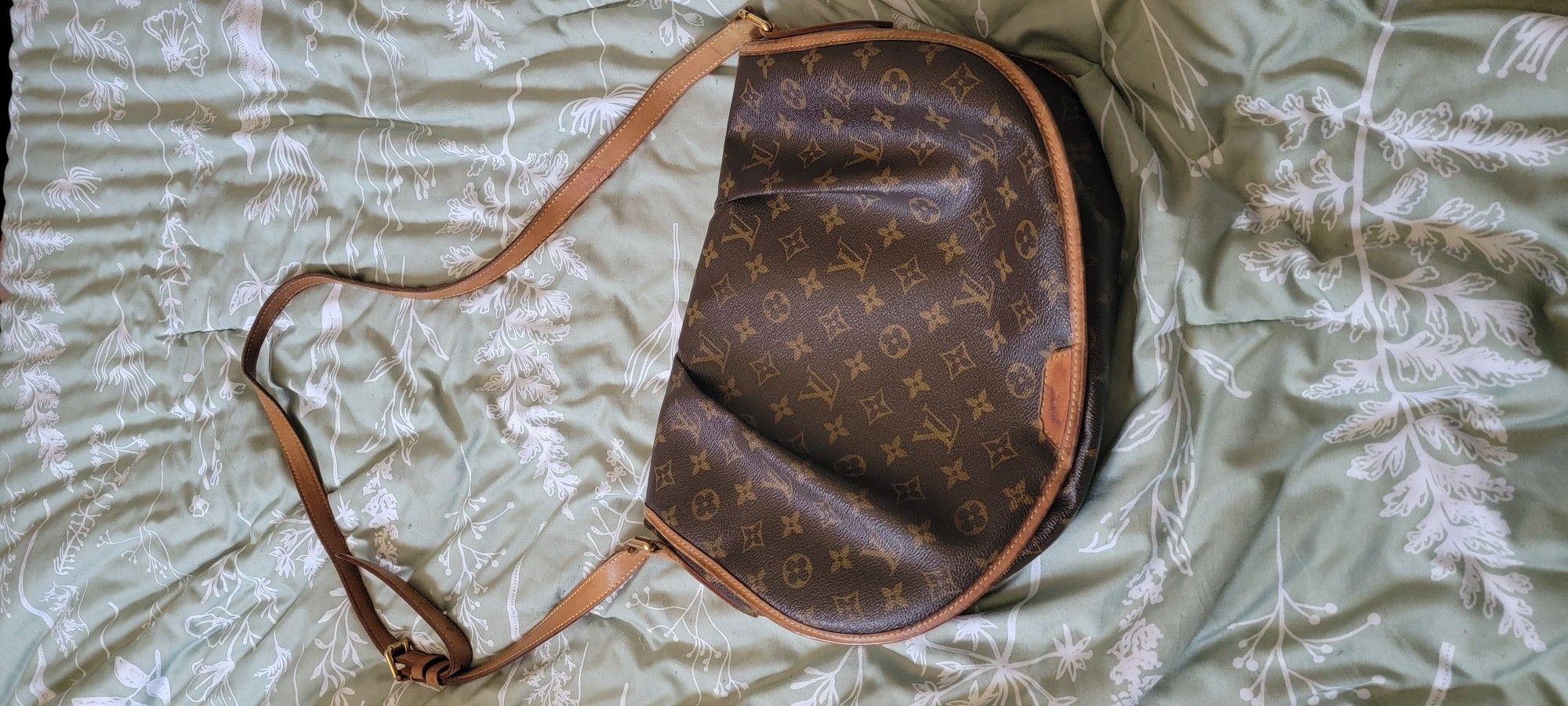 Lv Monogram Messenger Bag