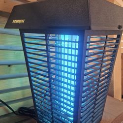Flowtron Electronic Insect Killer – BK-40D (1 Acre Coverage)