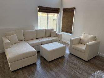 💥 Brand New In Stock Cream Sectionals With Free Ottoman