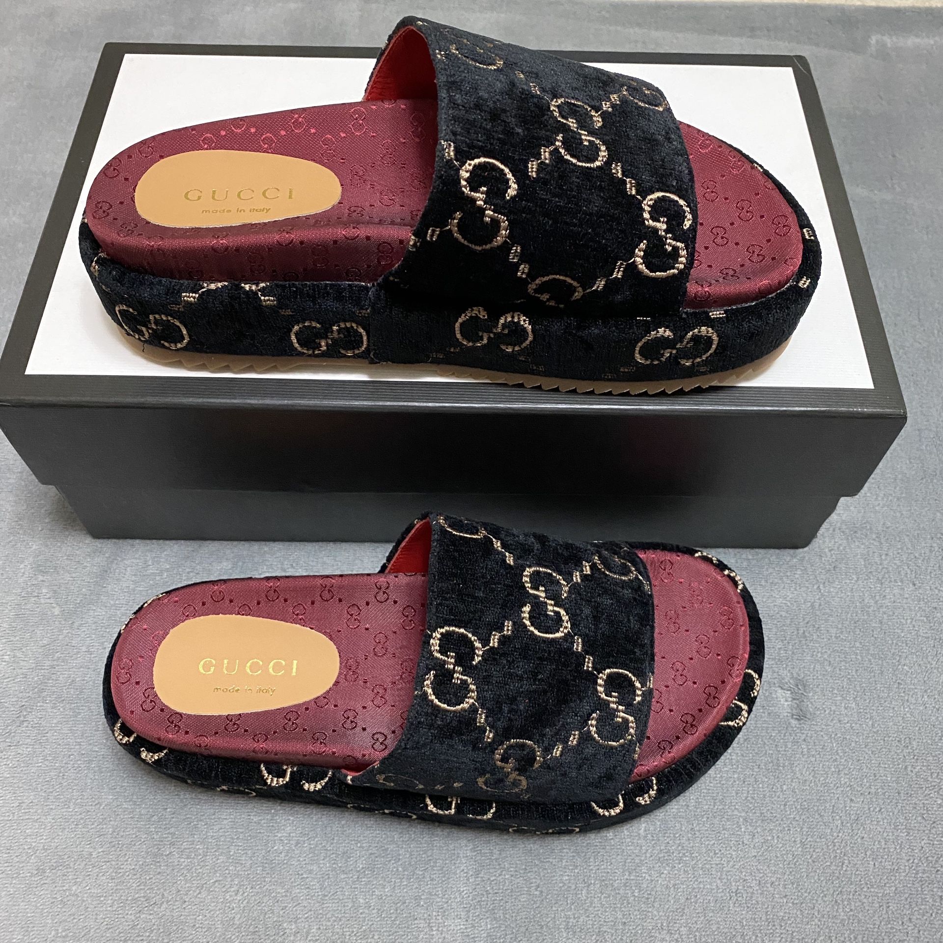 Gucci Slippers Women Size 5