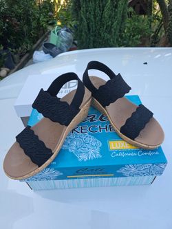 Women's Shoes Size 7 like new