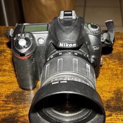 Nikon D50 Digital Camera  with 18-55mm Lens