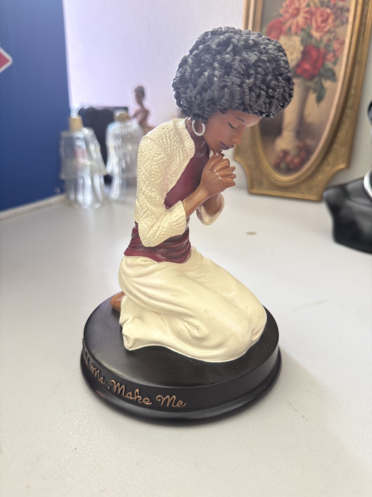🙏 “Lord, Make Me” Praying Woman Figurine – Inspirational Home Decor