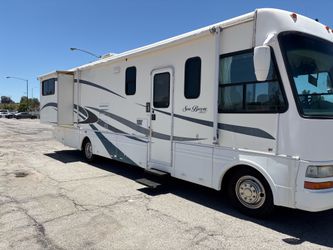 2003 Sea Breeze LX with 2 slides 34ft