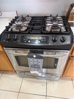 GE profile Sliding stove..oven doesn't work only