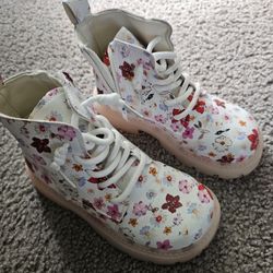 Girl shoes size 12