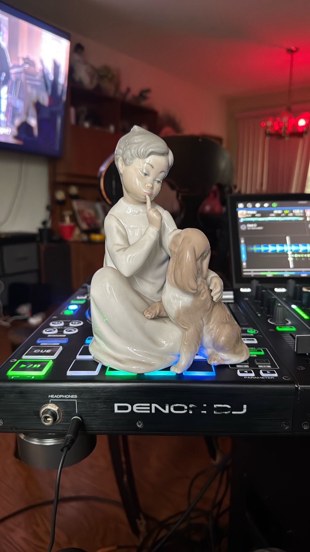 Lladro Child Sushing Puppy