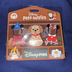 Disney pins 