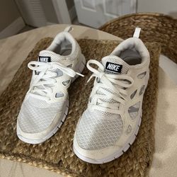 Women’s NIKE RUNNING SHOES(6