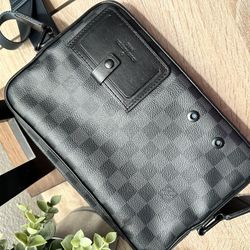 LOUIS VUITTON Louis Vuitton Alpha Messenger Shoulder Bag N40188