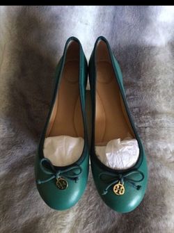 New Tory butch flats size 8