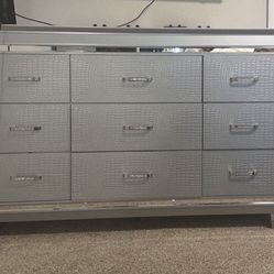 9 drawer silver dresser 