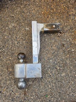 Tow Hitch  Adjustable